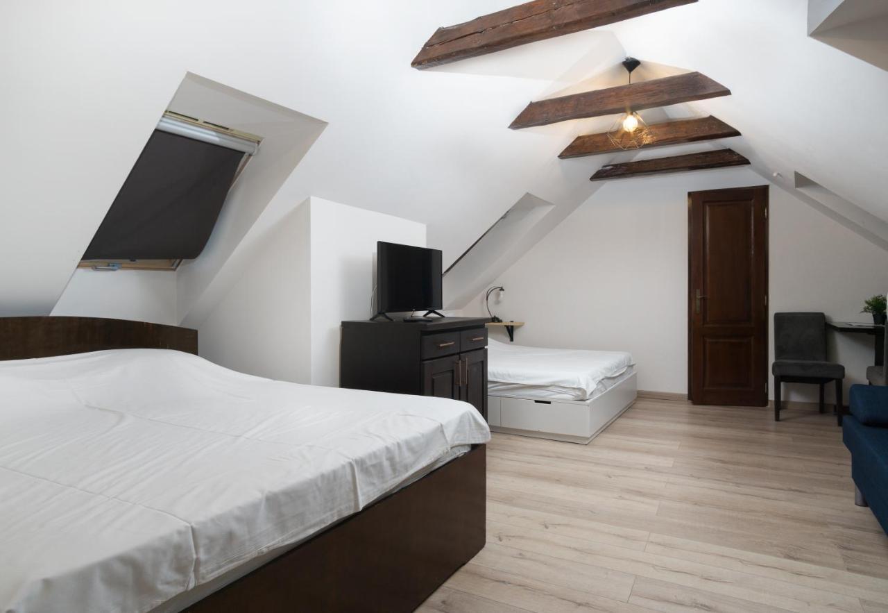 House 54 Hotel Brasov Ngoại thất bức ảnh